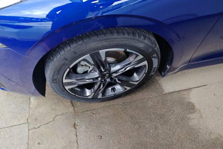 Used Kia K5 2020 270T CVVD Luxury Tech Edition Left Front Wheel Hub