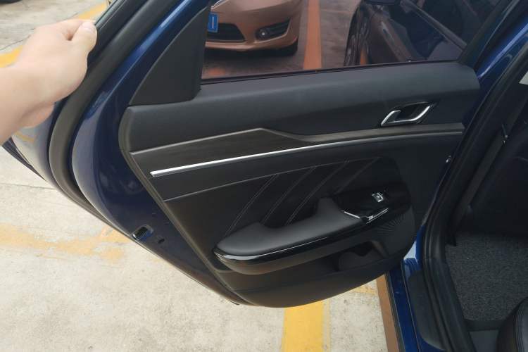 Used Kia K5 2020 270T CVVD Luxury Tech Edition Left Rear Door Interior