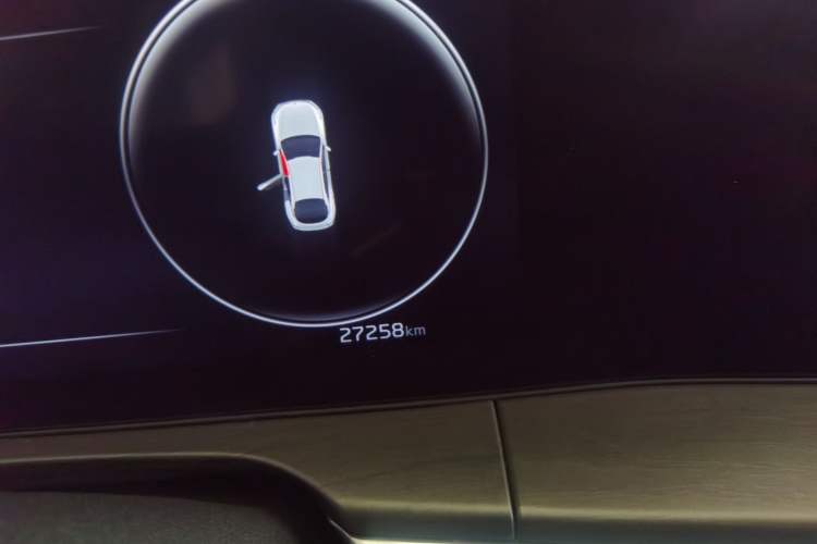 Used Kia K5 2020 270T CVVD Luxury Edition Odometer Close Up
