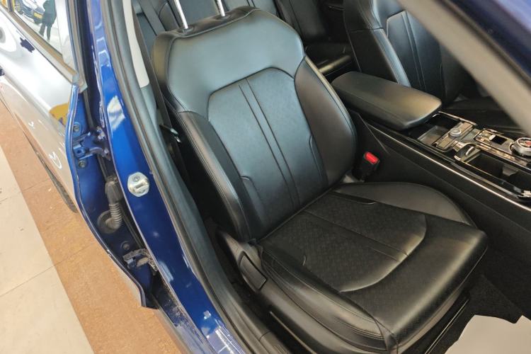 Used Kia K5 2020 270T CVVD Luxury Tech Edition Right Front Seat