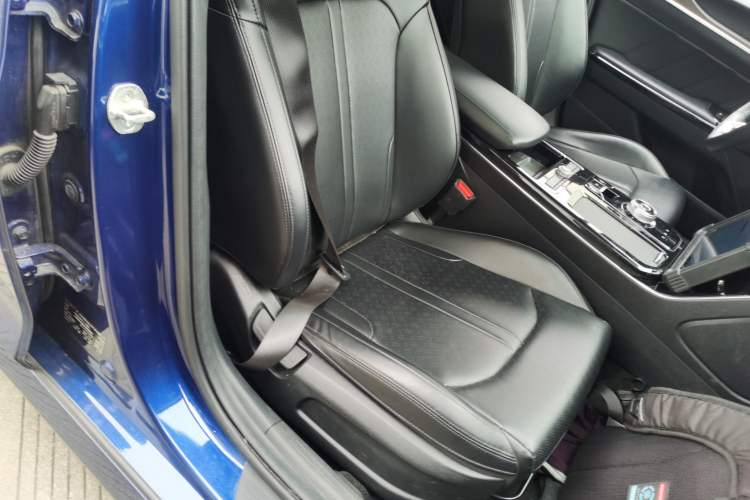 Used Kia K5 2020 270T CVVD Luxury Tech Edition Right Front Seat