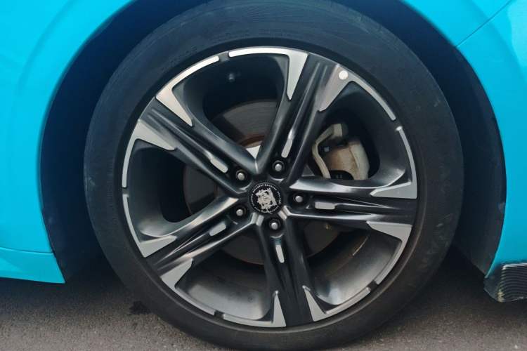 Used Kia K5 2020 380T GT-Line Flagship Edition Right Front Wheel Hub