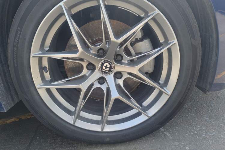 Used Kia K5 2020 380T GT-Line Flagship Edition Right Front Wheel Hub