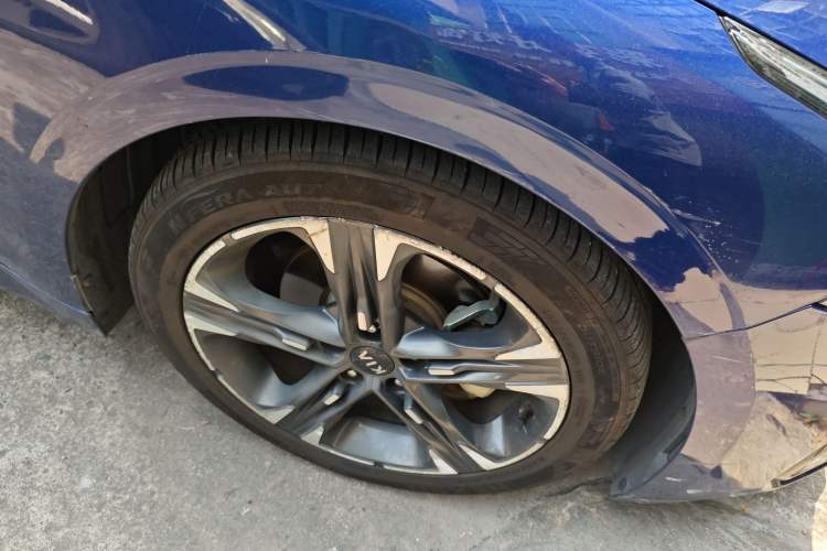 Used Kia K5 2020 270T CVVD Luxury Edition Right Front Wheel Hub
