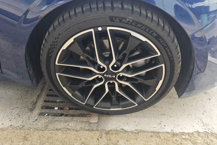 Used Kia K5 2020 380T GT-Line Flagship Edition Right Front Wheel Hub