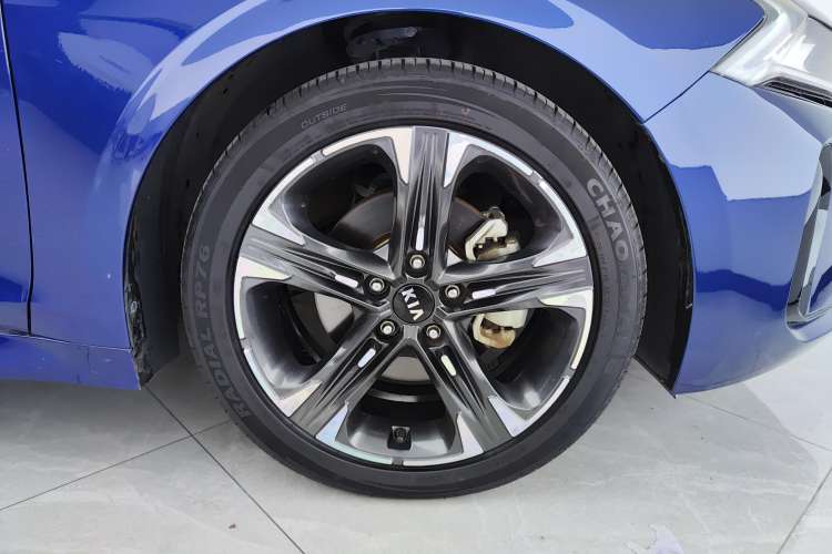 Used Kia K5 2020 270T CVVD Luxury Tech Edition Right Front Wheel Hub