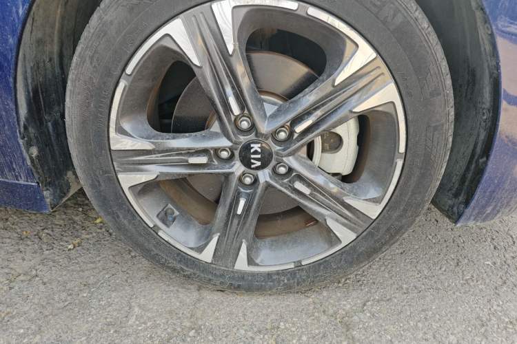 Used Kia K5 2020 380T GT-Line Premium Edition Right Front Wheel Hub