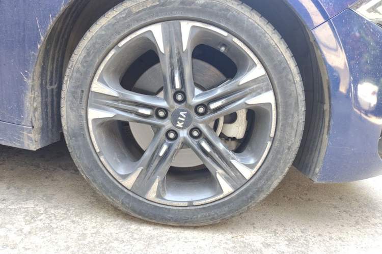 Used Kia K5 2020 380T GT-Line Prestige Tech Edition Right Front Wheel Hub