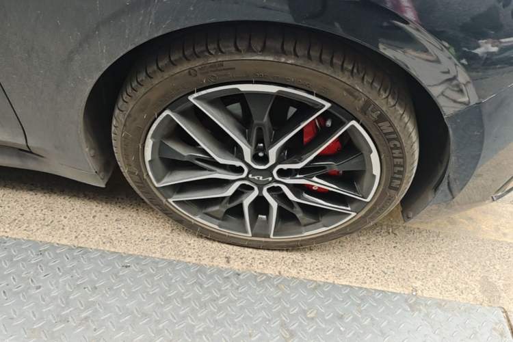 Used Kia K5 2020 380T GT-Line Flagship Edition Right Front Wheel Hub