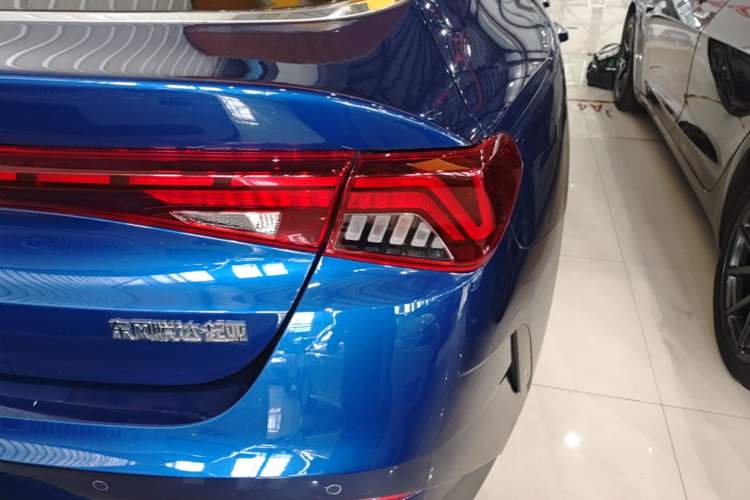 Used Kia K5 2020 270T CVVD Luxury Edition Right Rear Taillight