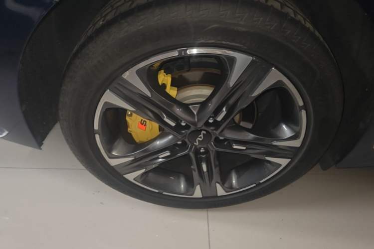 Used Kia K5 2020 380T GT-Line Prestige Tech Edition Right Rear Wheel Hub
