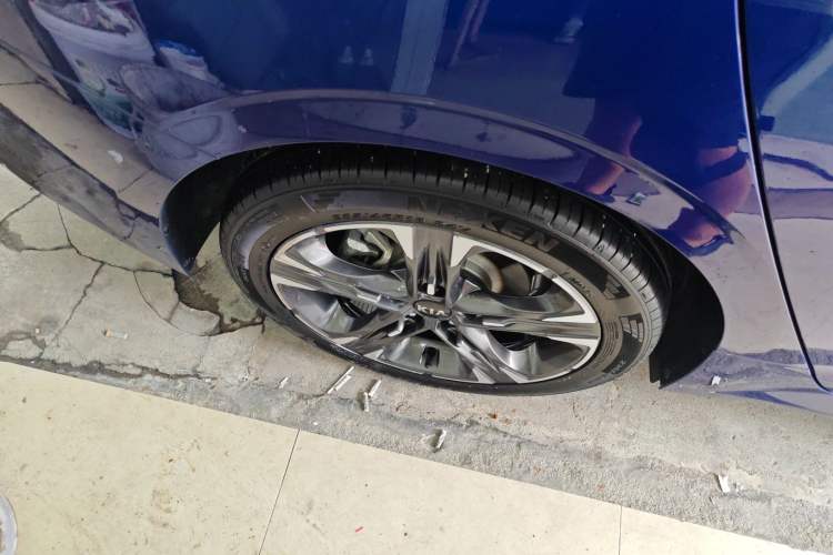Used Kia K5 2020 270T CVVD Luxury Tech Edition Right Rear Wheel Hub