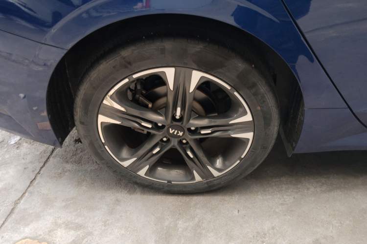 Used Kia K5 2020 270T CVVD Luxury Edition Right Rear Wheel Hub