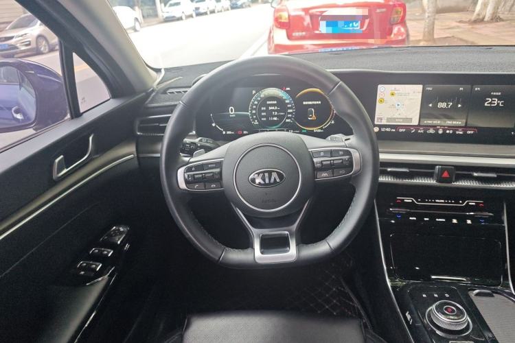 Used Kia K5 2020 270T CVVD Luxury Tech Edition Steering Wheel