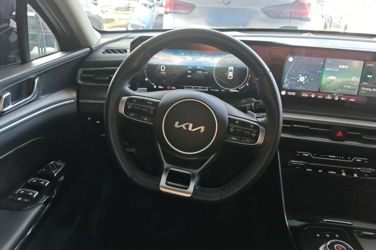 Used Kia K5 2020 270T CVVD Luxury Tech Edition Steering Wheel