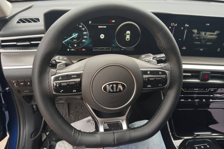 Used Kia K5 2020 270T CVVD Luxury Tech Edition Steering Wheel