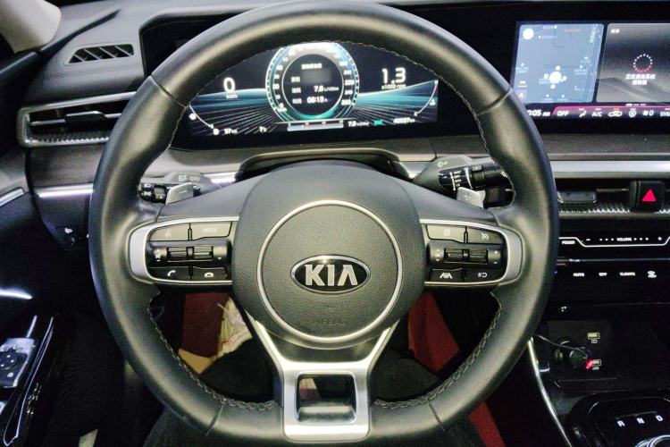 Used Kia K5 2020 270T CVVD Luxury Tech Edition Steering Wheel