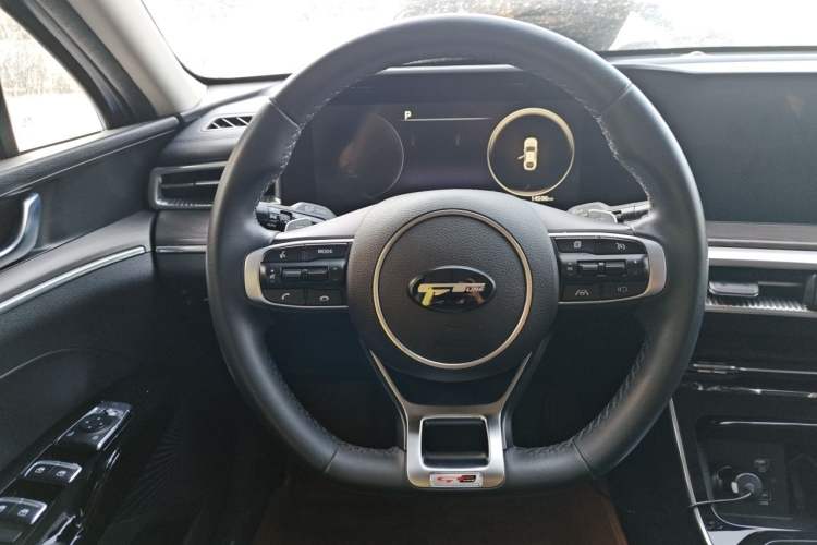 Used Kia K5 2020 380T GT-Line Premium Edition Steering Wheel