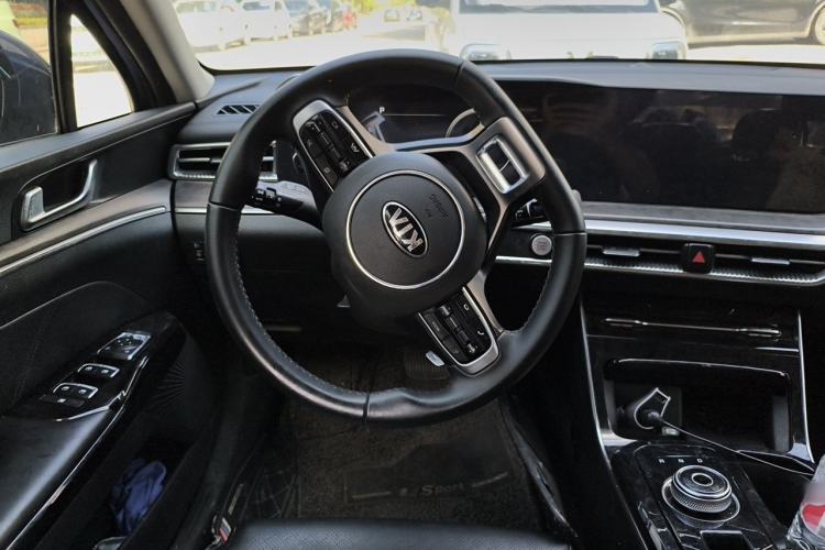 Used Kia K5 2020 270T CVVD Luxury Tech Edition Steering Wheel