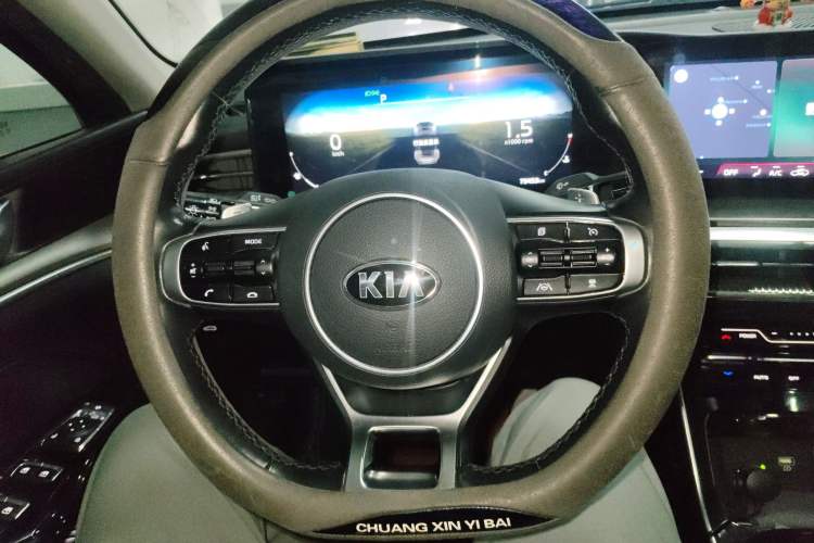 Used Kia K5 2020 270T CVVD Luxury Tech Edition Steering Wheel