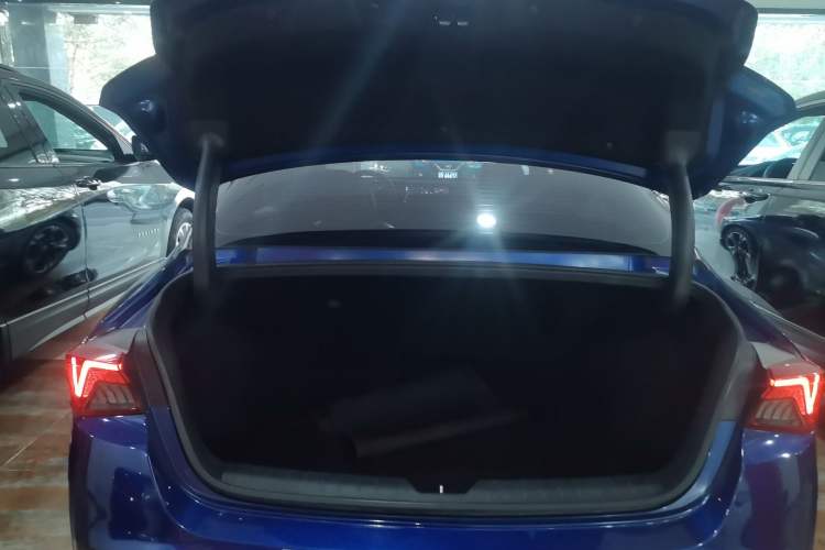 Used Kia K5 2020 380T GT-Line Prestige Tech Edition Trunk