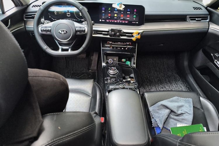 Used Kia K5 2020 270T CVVD Luxury Tech Edition Center Console
