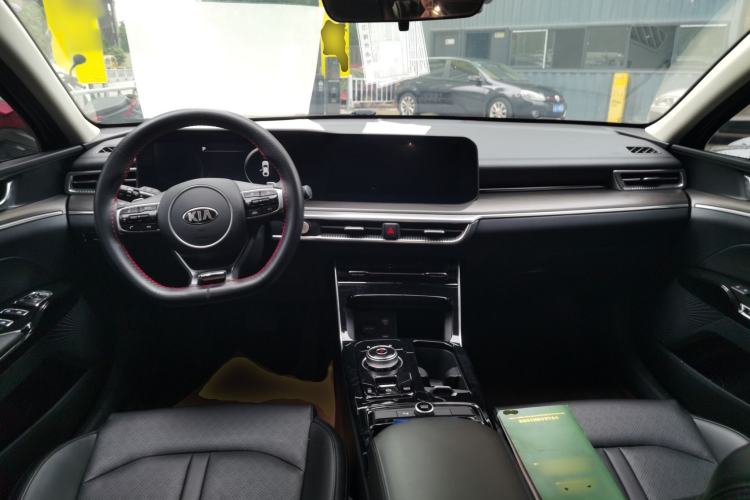 Used Kia K5 2020 270T CVVD Luxury Tech Edition Center Console