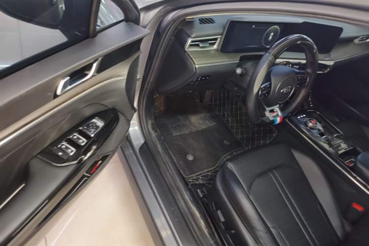 Used Kia K5 2020 270T CVVD Luxury Tech Edition Driver Seat