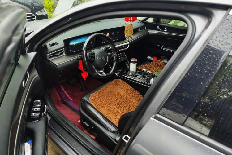 Used Kia K5 2020 270T CVVD Luxury Edition Driver Seat
