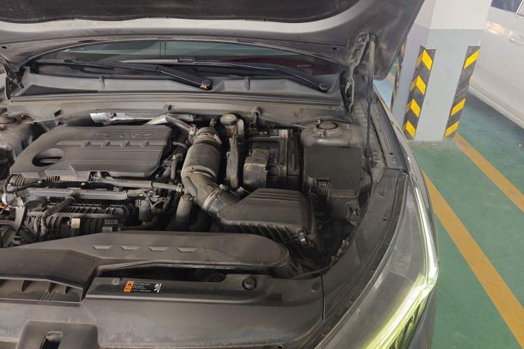 Used Kia K5 2020 380T GT-Line Premium Edition Engine Bay Left