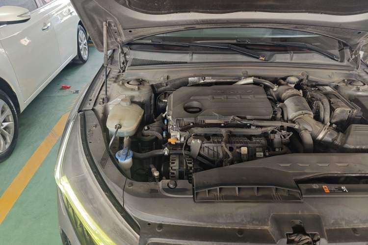 Used Kia K5 2020 380T GT-Line Premium Edition Engine Bay Right