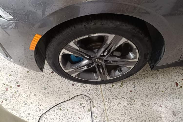 Used Kia K5 2020 380T GT-Line Prestige Tech Edition Left Front Wheel Hub