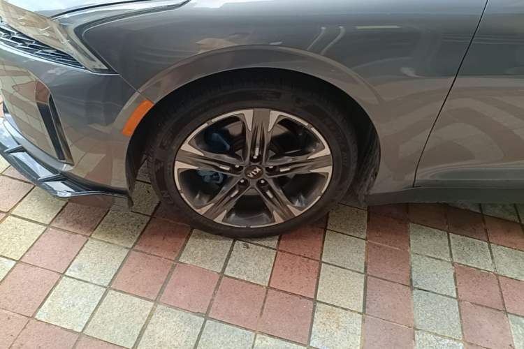 Used Kia K5 2020 380T GT-Line Prestige Tech Edition Left Front Wheel Hub