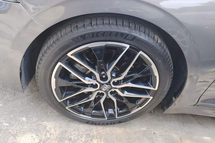 Used Kia K5 2020 380T GT-Line Flagship Edition Left Front Wheel Hub