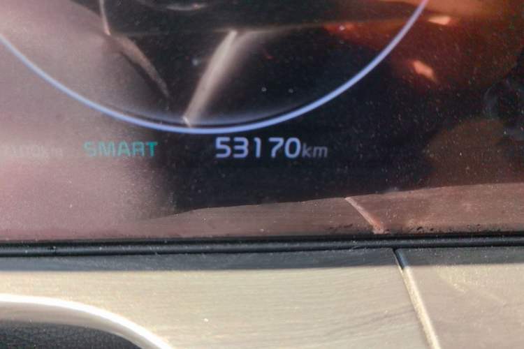 Used Kia K5 2020 380T GT-Line Prestige Tech Edition Odometer Close Up