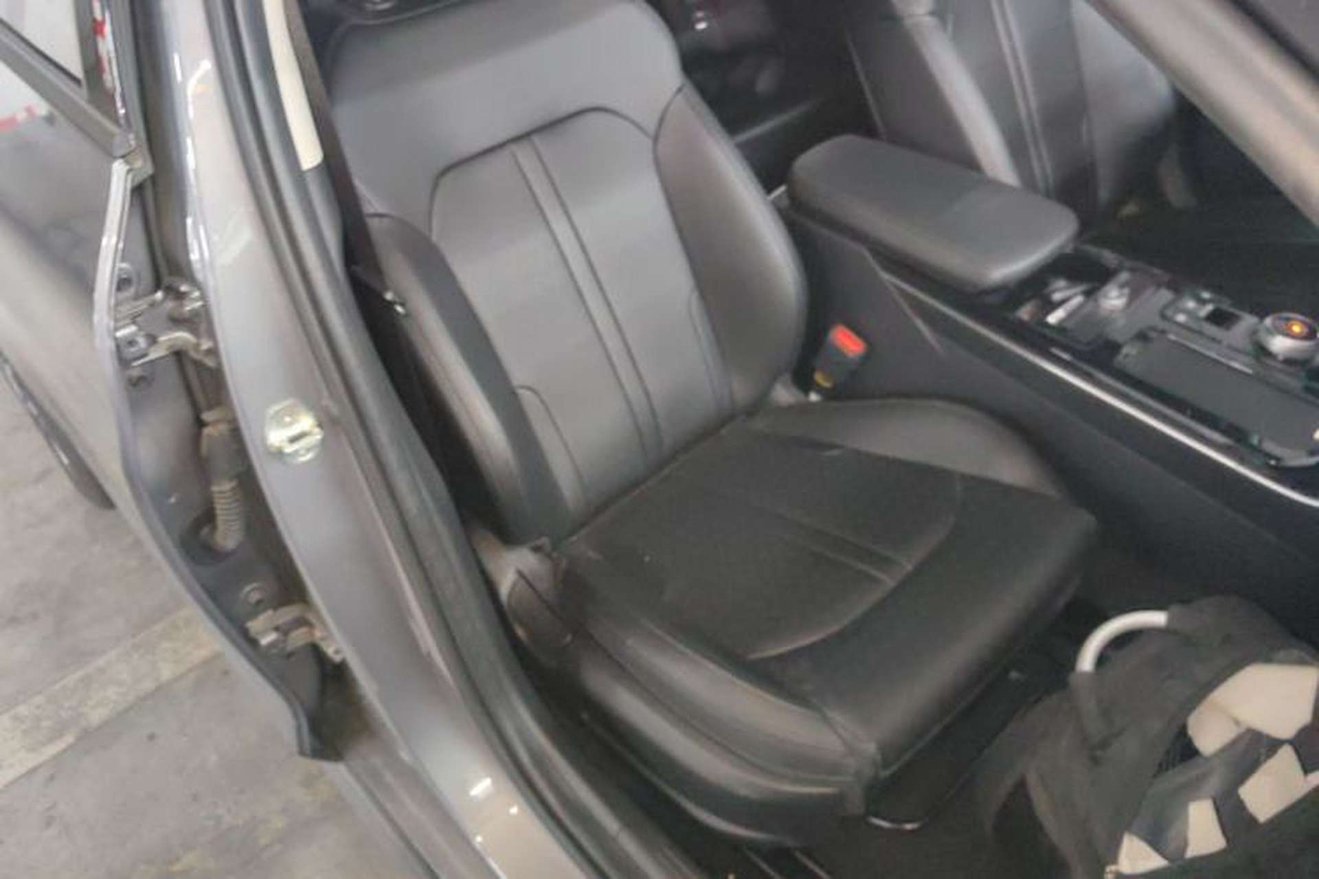 Used Kia K5 2020 270T CVVD Luxury Tech Edition Right Front Seat