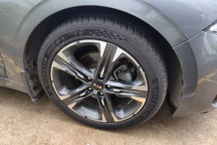 Used Kia K5 2020 270T CVVD Luxury Edition Right Front Wheel Hub