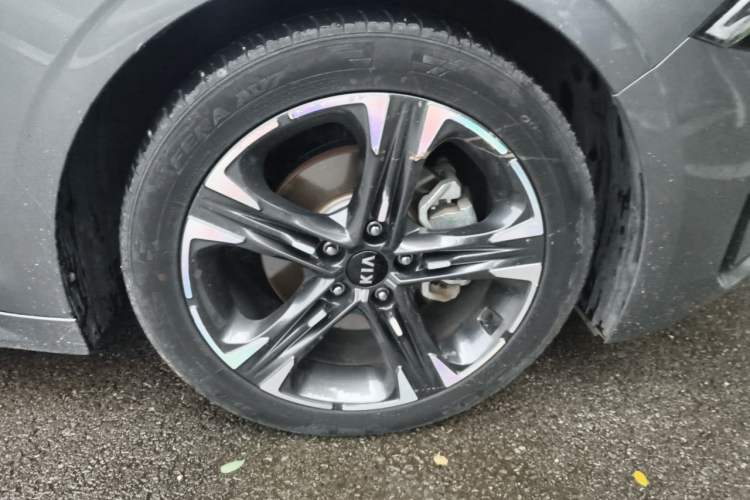Used Kia K5 2020 270T CVVD Luxury Tech Edition Right Front Wheel Hub