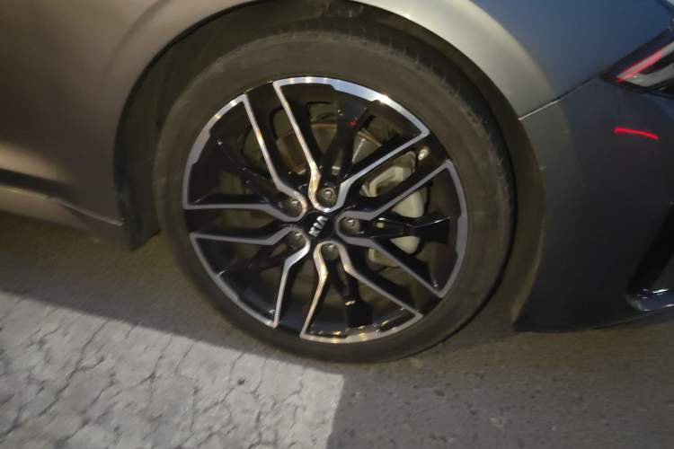 Used Kia K5 2020 380T GT-Line Flagship Edition Right Front Wheel Hub