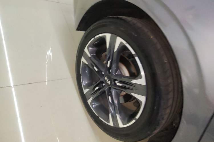 Used Kia K5 2020 270T CVVD Luxury Edition Right Rear Wheel Hub