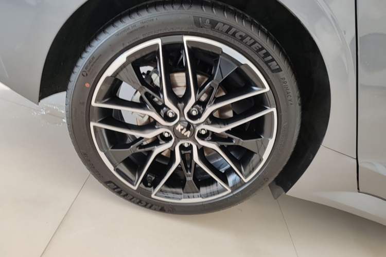 Used Kia K5 2020 380T GT-Line Premium Edition Right Rear Wheel Hub