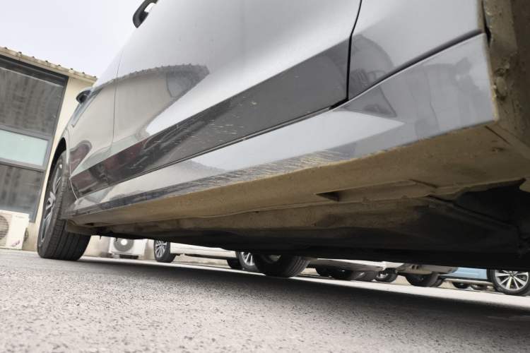 Used Kia K5 2020 270T CVVD Fashion Edition Right Side Sill