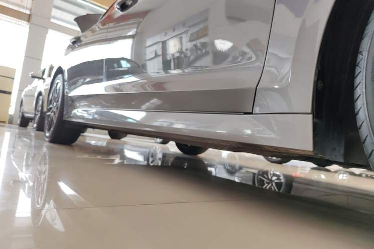 Used Kia K5 2020 380T GT-Line Premium Edition Right Side Sill