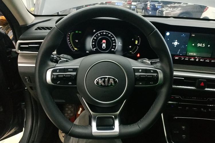 Used Kia K5 2020 270T CVVD Luxury Edition Steering Wheel