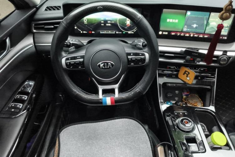 Used Kia K5 2020 270T CVVD Luxury Tech Edition Steering Wheel