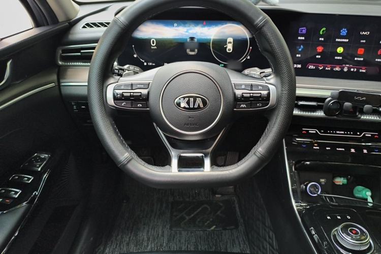 Used Kia K5 2020 270T CVVD Luxury Tech Edition Steering Wheel
