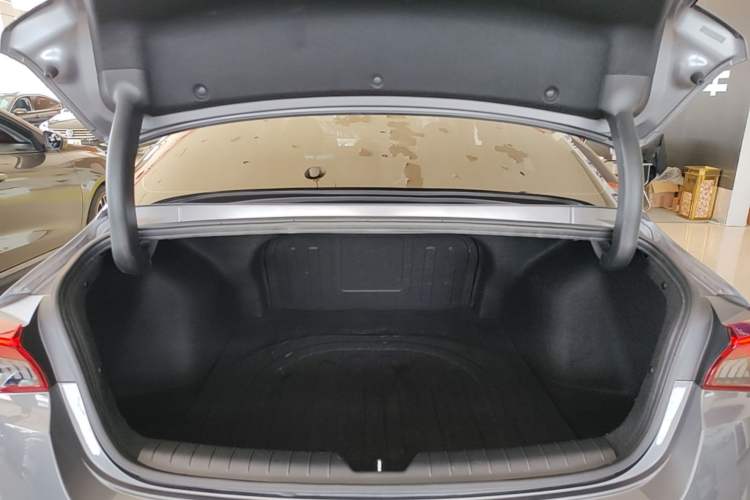 Used Kia K5 2020 380T GT-Line Premium Edition Trunk