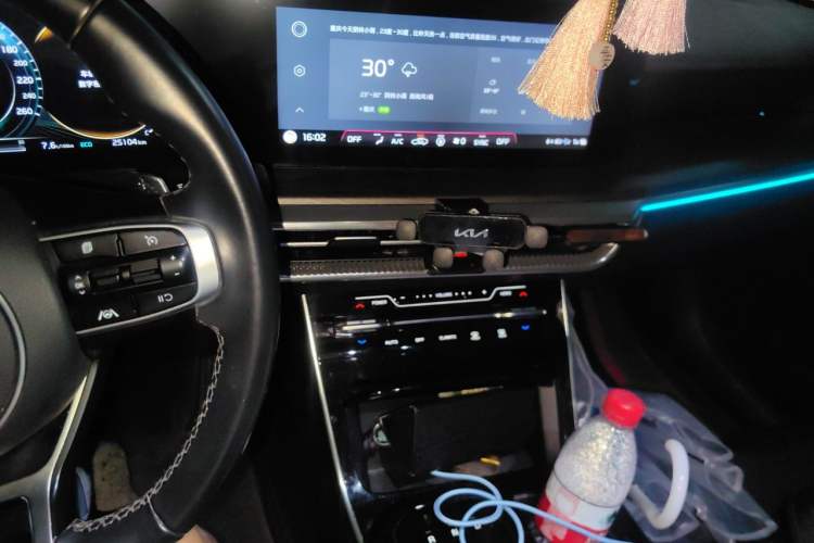 Used Kia K5 2020 270T CVVD Luxury Tech Edition Audio And AC Panel