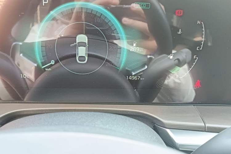 Used Kia K5 2020 380T GT-Line Premium Edition Odometer Close Up
