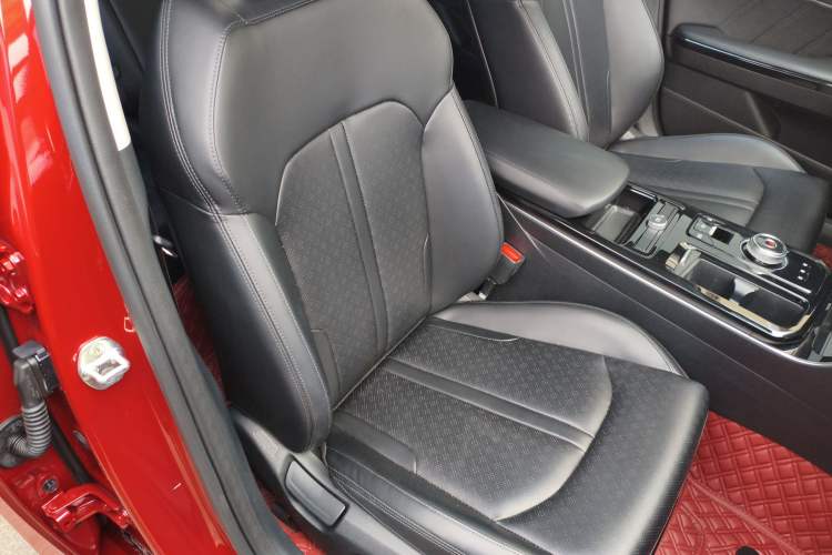 Used Kia K5 2020 270T CVVD Luxury Tech Edition Right Front Seat